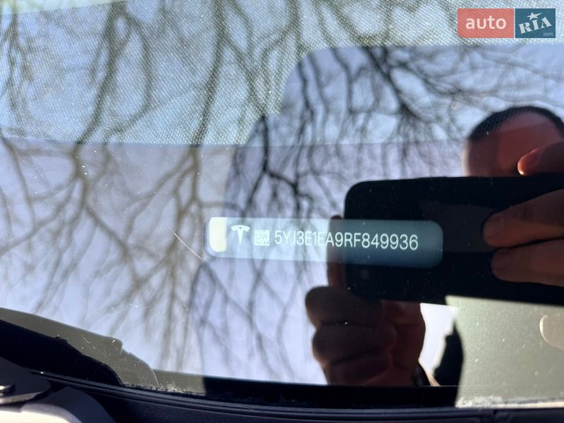 Седан Tesla Model 3 2024 в Кропивницком