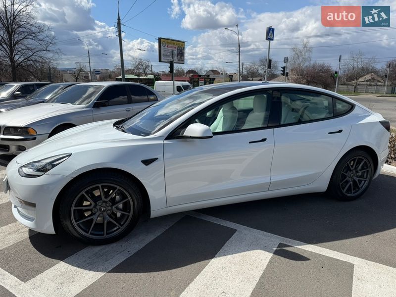 Седан Tesla Model 3 2021 в Харькове