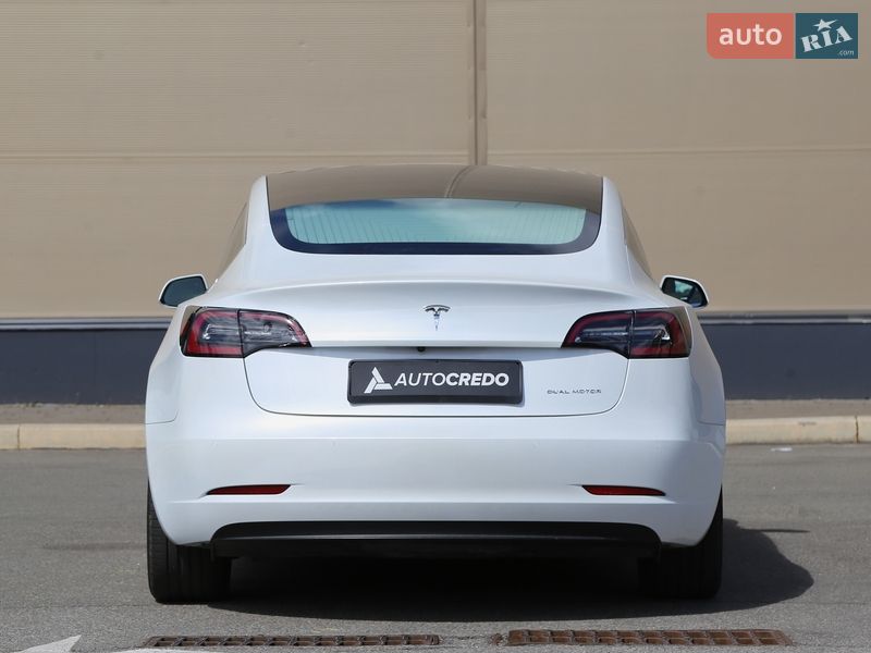 Седан Tesla Model 3 2020 в Киеве