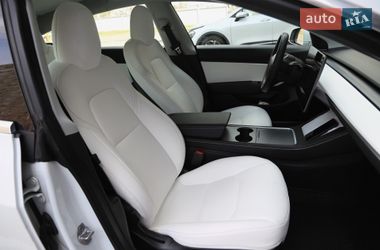 Седан Tesla Model 3 2020 в Киеве