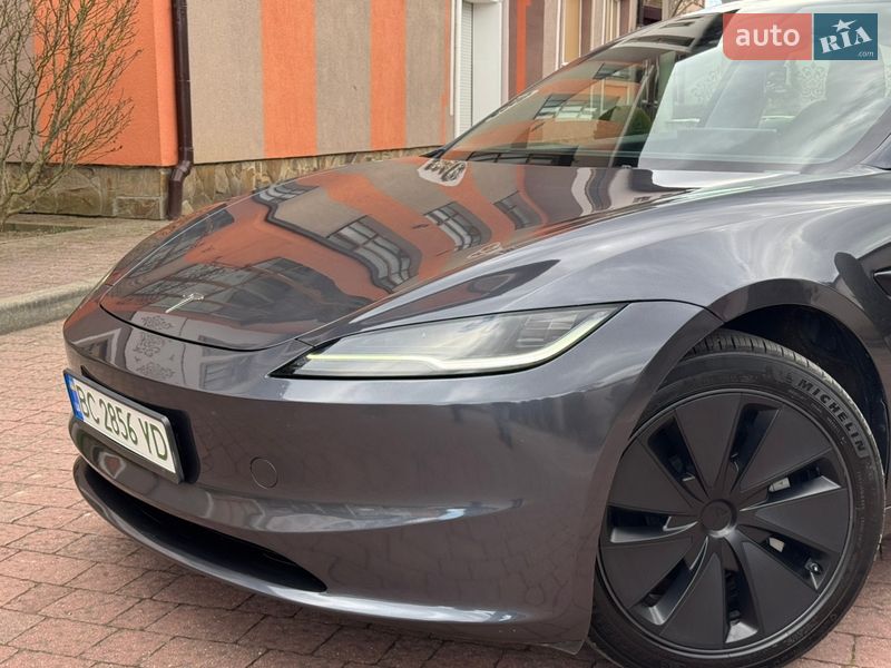 Седан Tesla Model 3 2024 в Стрые