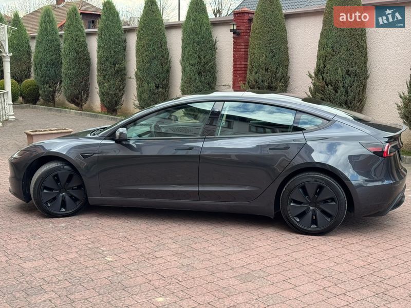 Седан Tesla Model 3 2024 в Стрые
