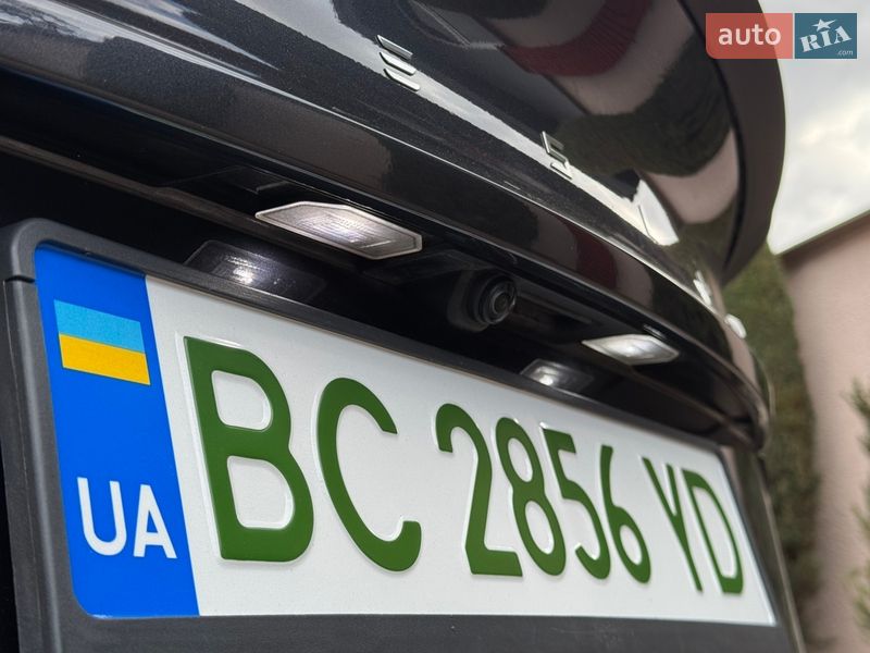 Седан Tesla Model 3 2024 в Стрые