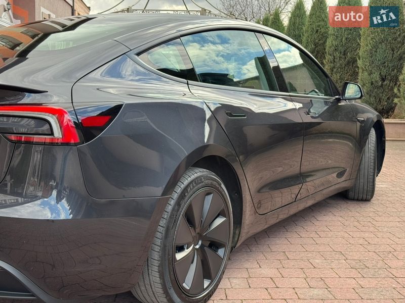 Седан Tesla Model 3 2024 в Стрые