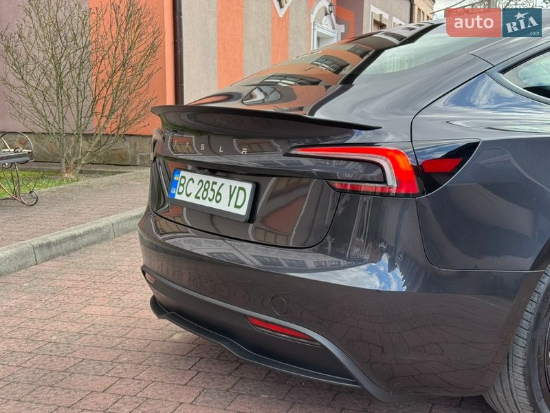 Седан Tesla Model 3 2024 в Стрые