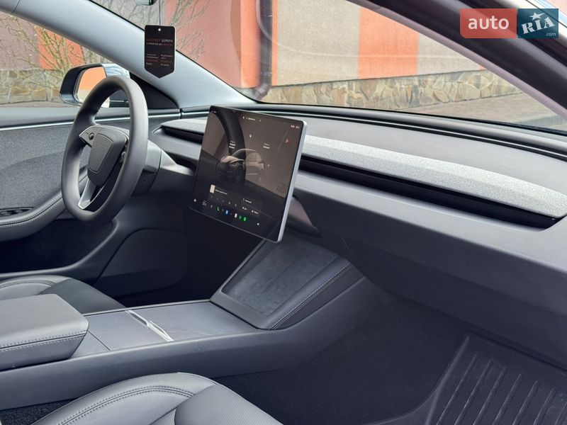 Седан Tesla Model 3 2024 в Стрые