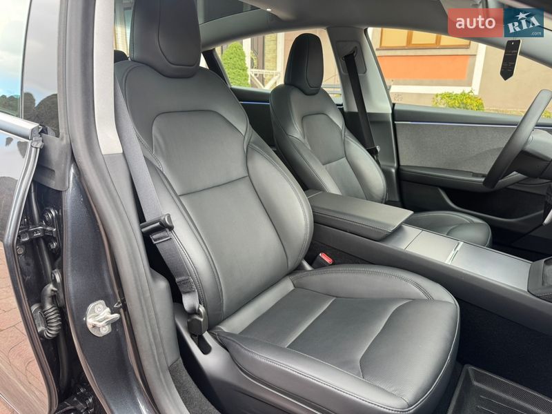 Седан Tesla Model 3 2024 в Стрые