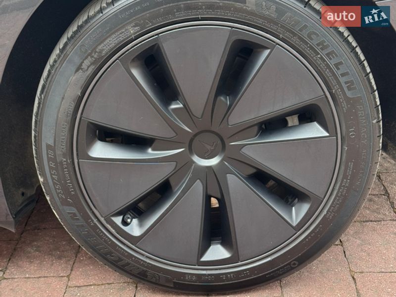 Седан Tesla Model 3 2024 в Стрые