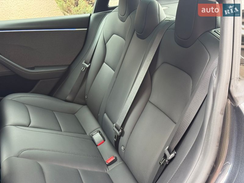 Седан Tesla Model 3 2024 в Стрые