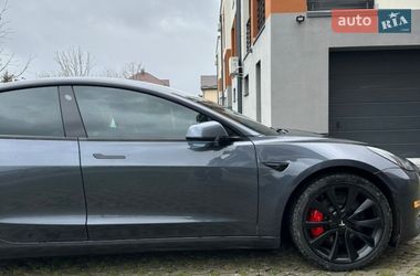 Седан Tesla Model 3 2022 в Ивано-Франковске