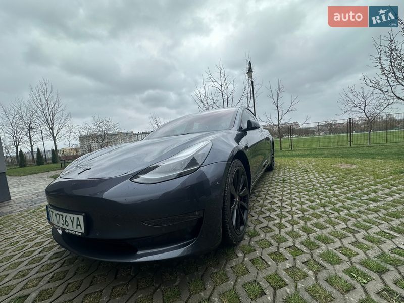 Седан Tesla Model 3 2022 в Ивано-Франковске