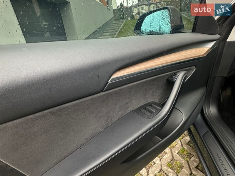 Седан Tesla Model 3 2022 в Ивано-Франковске