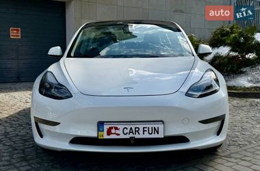 Седан Tesla Model 3 2022 в Львове