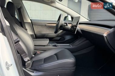 Седан Tesla Model 3 2022 в Львове