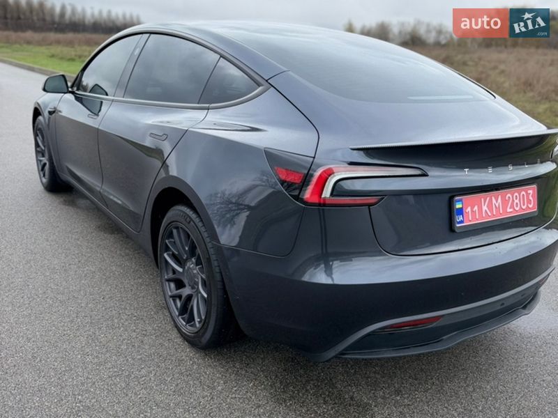 Седан Tesla Model 3 2025 в Киеве
