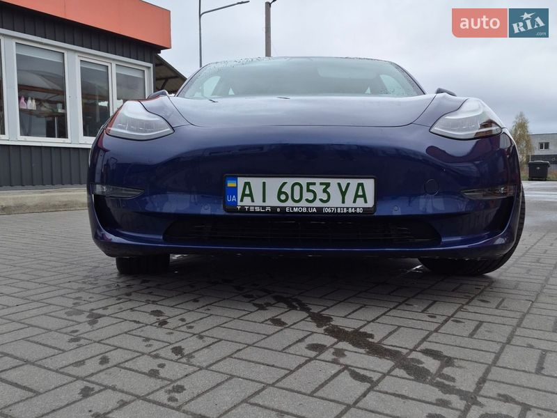 Седан Tesla Model 3 2020 в Гостомелі