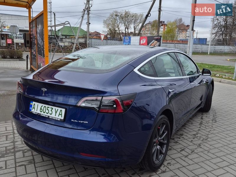 Седан Tesla Model 3 2020 в Гостомелі