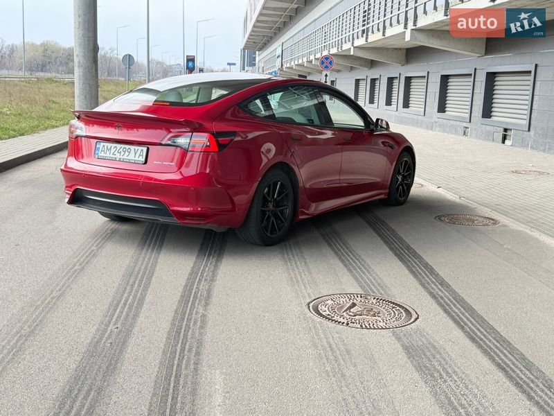 Седан Tesla Model 3 2021 в Киеве