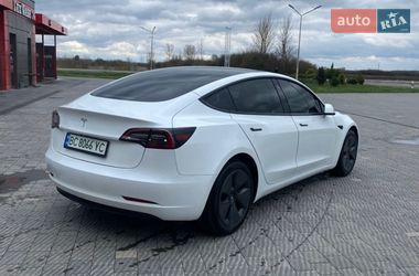 Седан Tesla Model 3 2023 в Буске