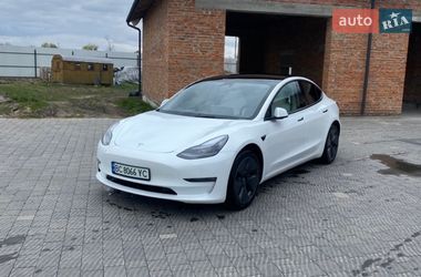 Седан Tesla Model 3 2023 в Буске