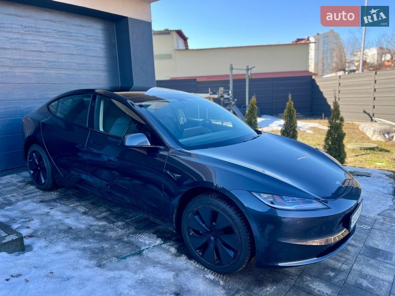 Седан Tesla Model 3 2025 в Києві