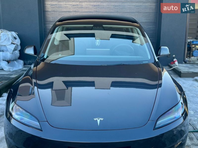 Седан Tesla Model 3 2025 в Києві