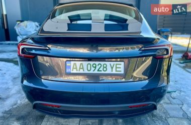 Седан Tesla Model 3 2025 в Киеве