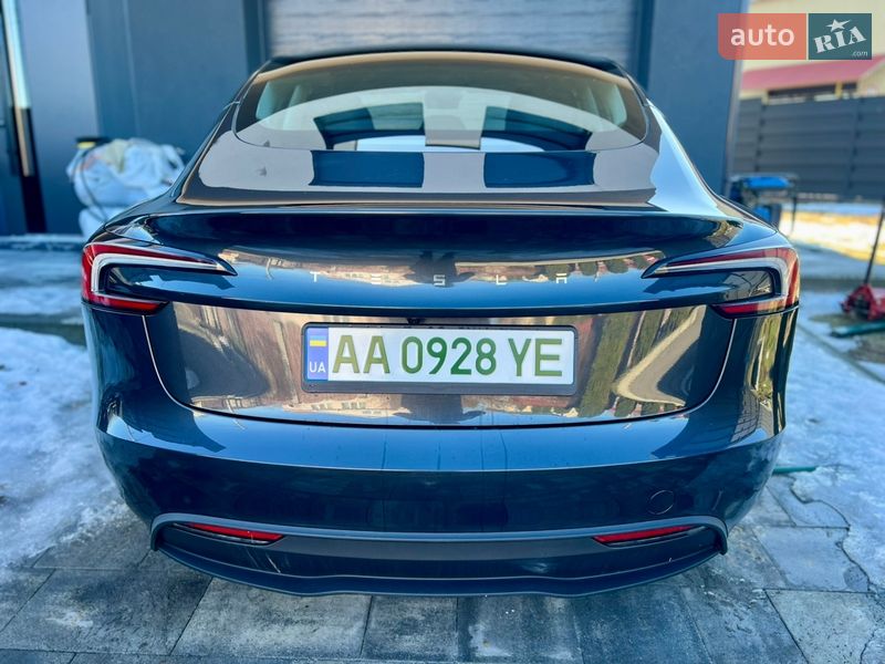 Седан Tesla Model 3 2025 в Києві