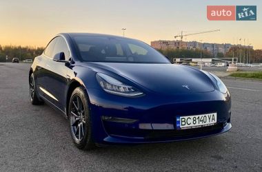Седан Tesla Model 3 2018 в Львове