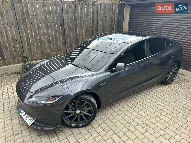 Седан Tesla Model 3 2024 в Черноморске