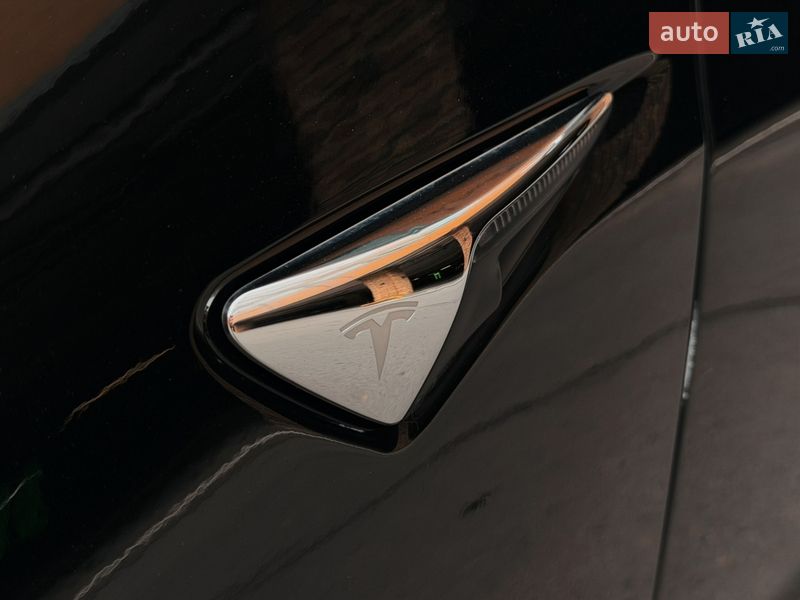 Седан Tesla Model 3 2020 в Одессе