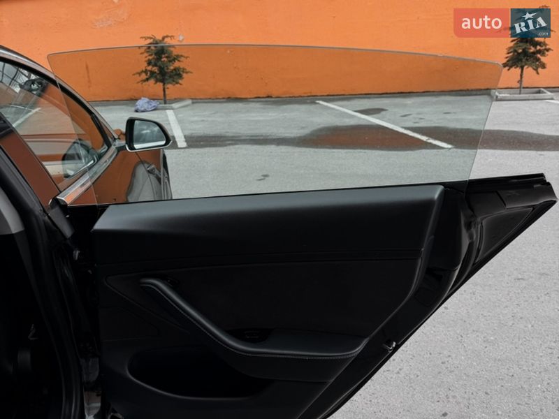 Седан Tesla Model 3 2020 в Одессе