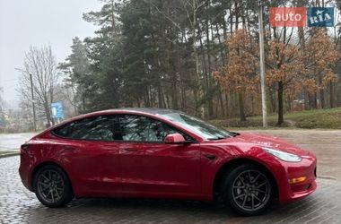 Седан Tesla Model 3 2022 в Львове