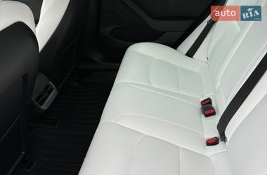 Седан Tesla Model 3 2022 в Львове