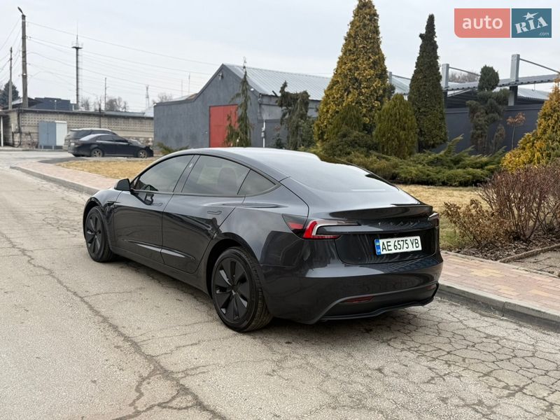 Седан Tesla Model 3 2024 в Днепре