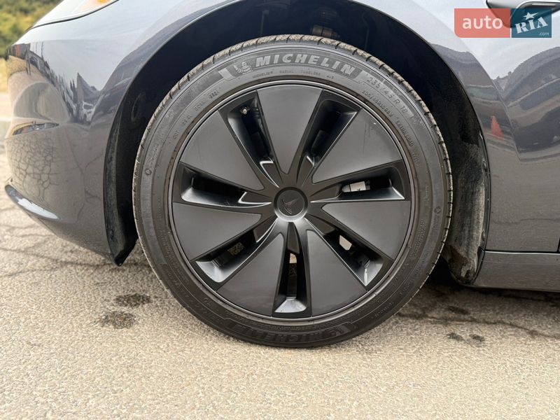 Седан Tesla Model 3 2024 в Днепре