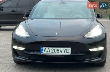 Седан Tesla Model 3 2020 в Киеве
