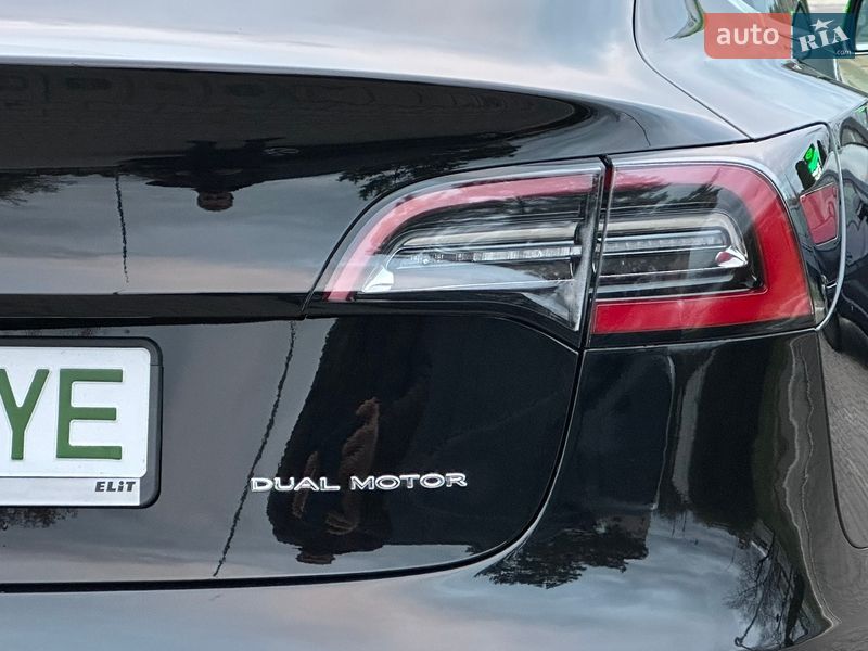Седан Tesla Model 3 2020 в Киеве