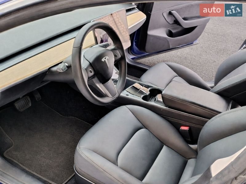 Седан Tesla Model 3 2019 в Киеве