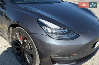 Седан Tesla Model 3 2020 в Львове