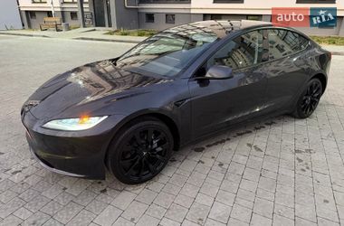Седан Tesla Model 3 2024 в Львове