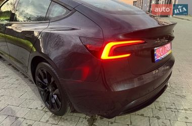 Седан Tesla Model 3 2024 в Львове