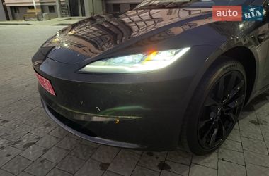 Седан Tesla Model 3 2024 в Львове