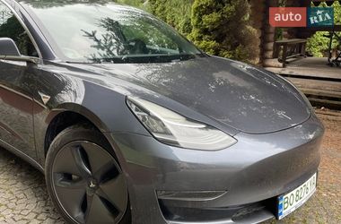 Седан Tesla Model 3 2020 в Тернополе