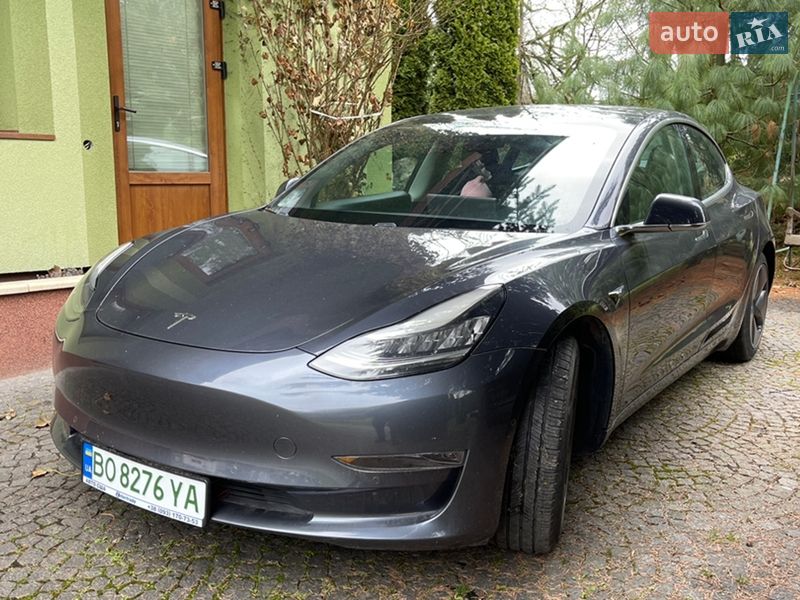 Седан Tesla Model 3 2020 в Тернополе
