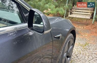 Седан Tesla Model 3 2020 в Тернополе