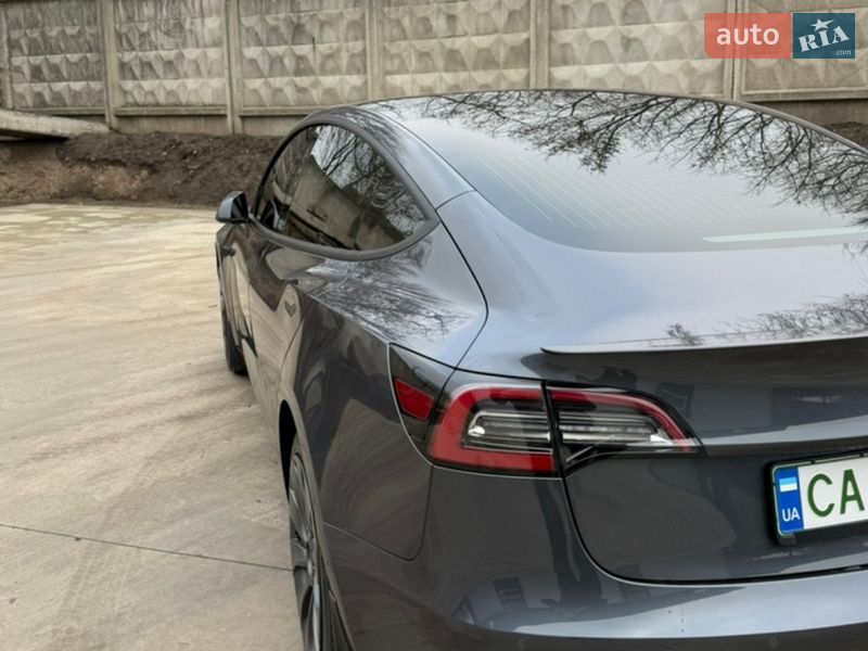 Седан Tesla Model 3 2018 в Золотоноші