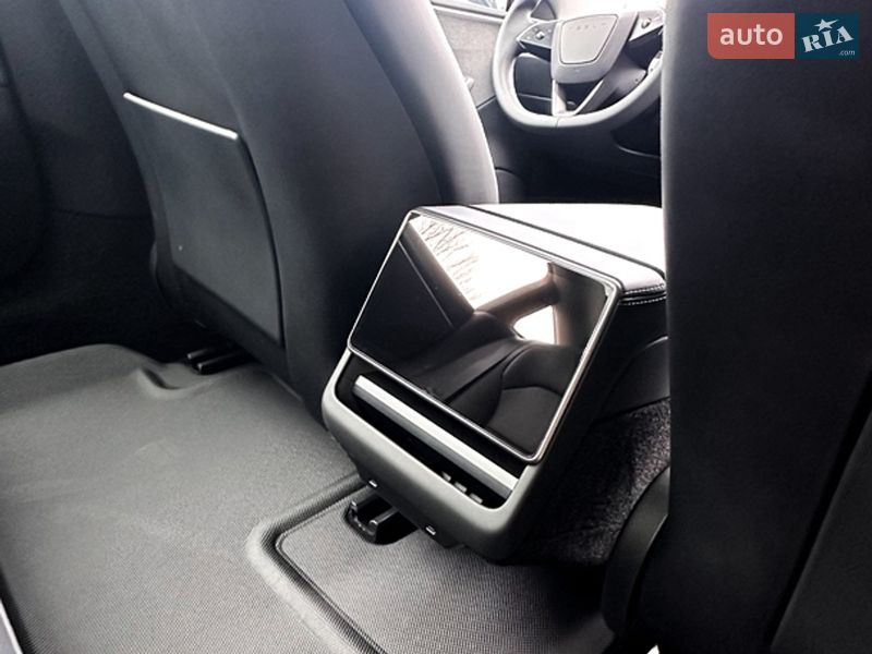 Седан Tesla Model 3 2024 в Костопілі фото 24 Седан Tesla Model 3 2024 в Костопілі