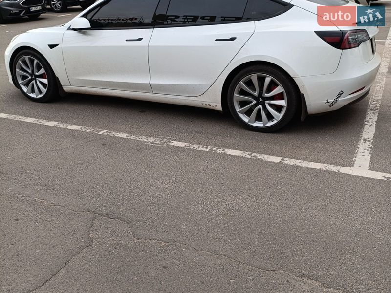 Седан Tesla Model 3 2022 в Кривому Розі