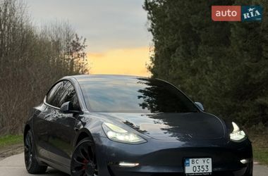 Седан Tesla Model 3 2023 в Львові